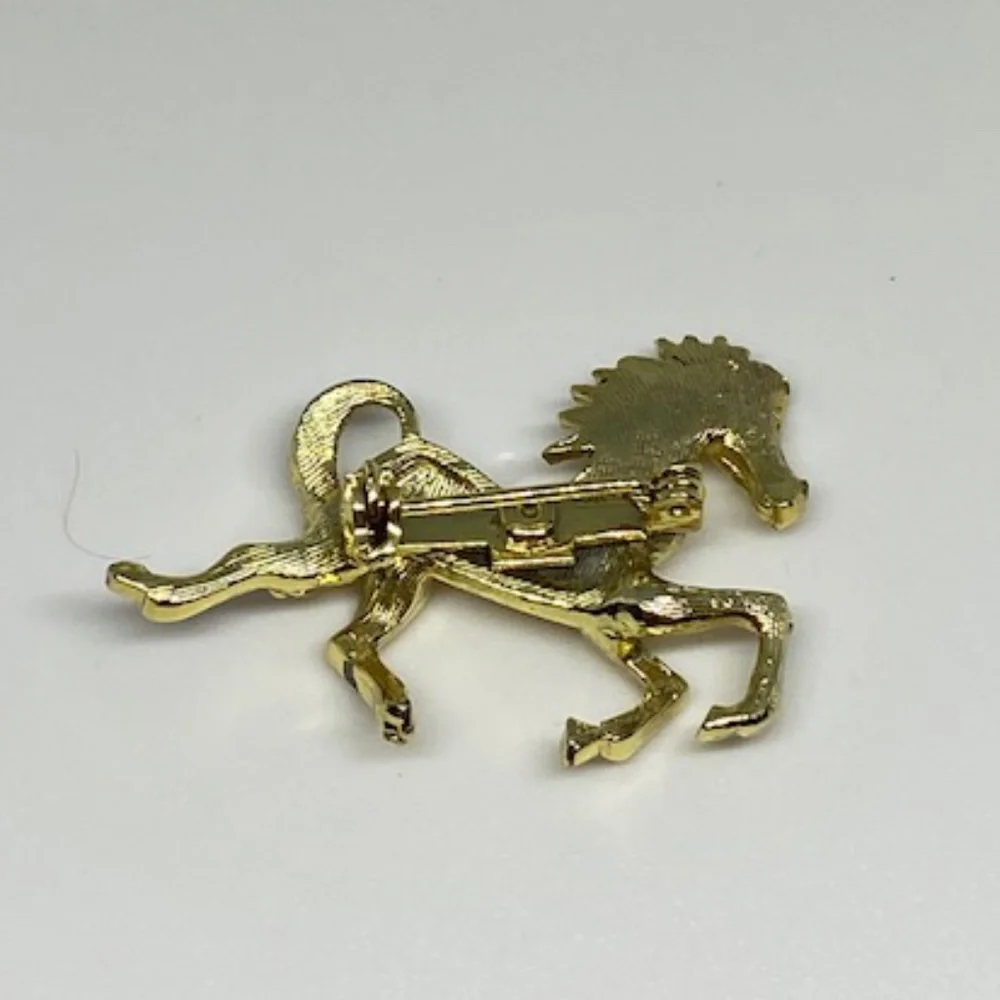 Running Horse Gold Brooch - Picture 2 of 4